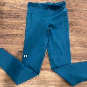 Under armor fitted leggings size medium